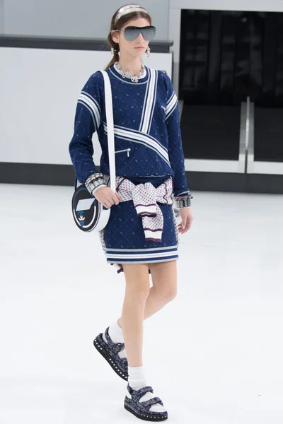 Look 44
